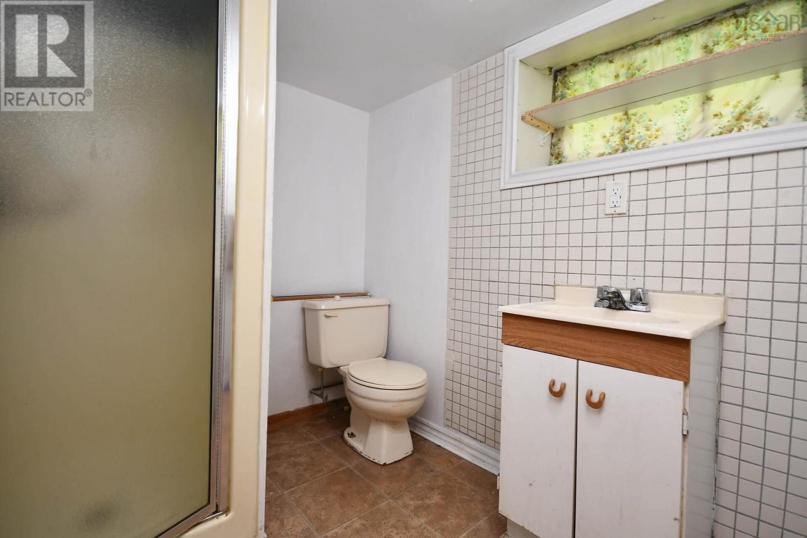 6285 Willow Street - 35