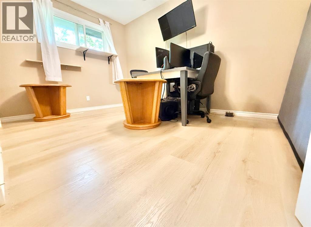 66 2 Avenue E - 17