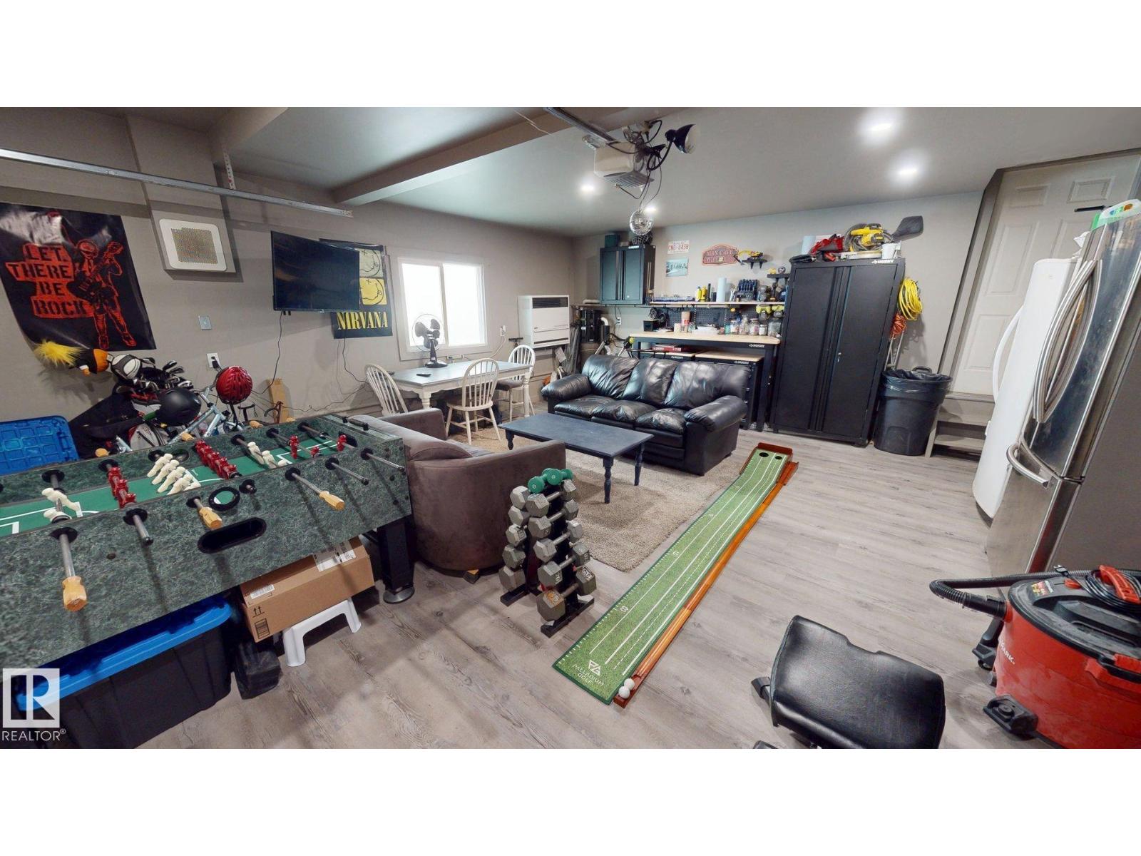 8821 8 AV SW - 27