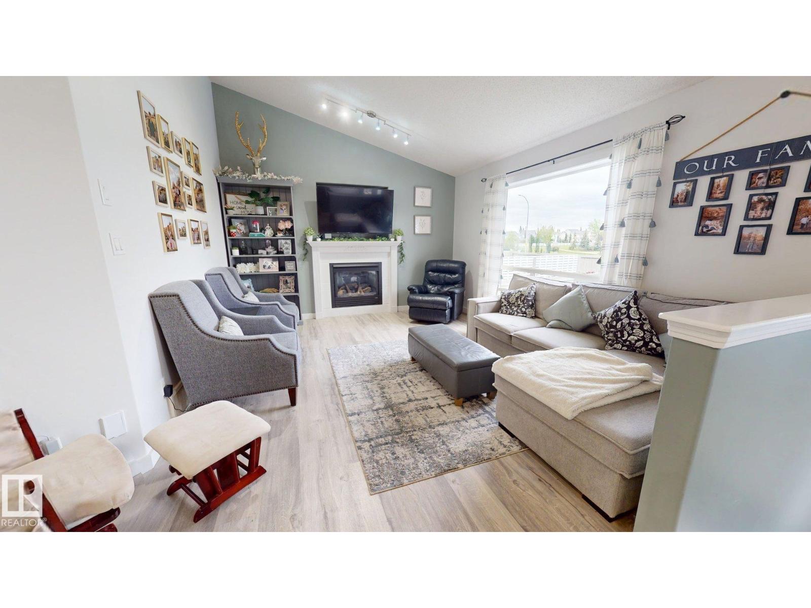 8821 8 AV SW - 9