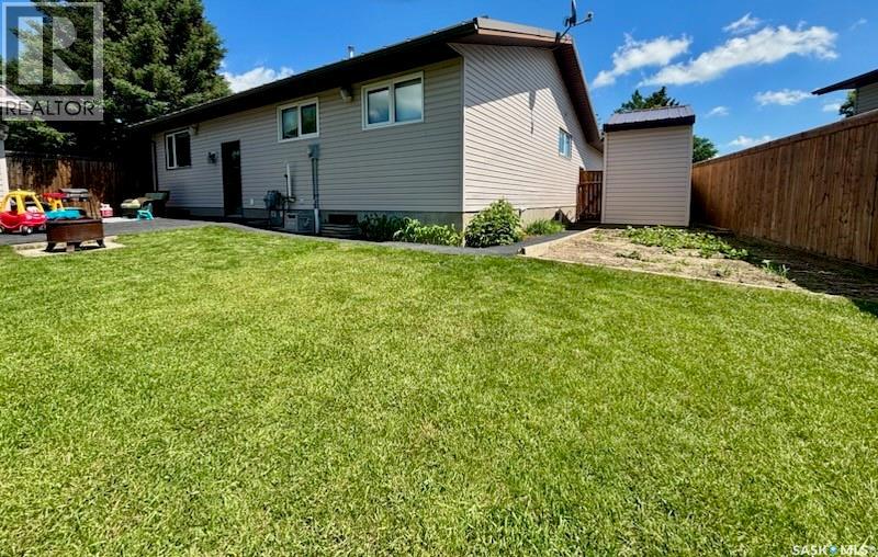 119 MONTGOMERY CRESCENT - 32