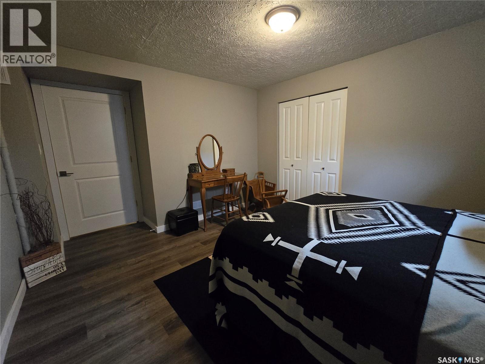 119 MONTGOMERY CRESCENT - 26