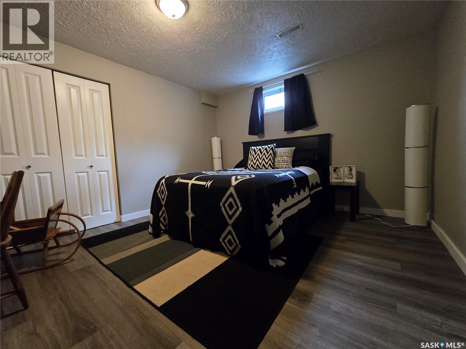 119 MONTGOMERY CRESCENT - 25
