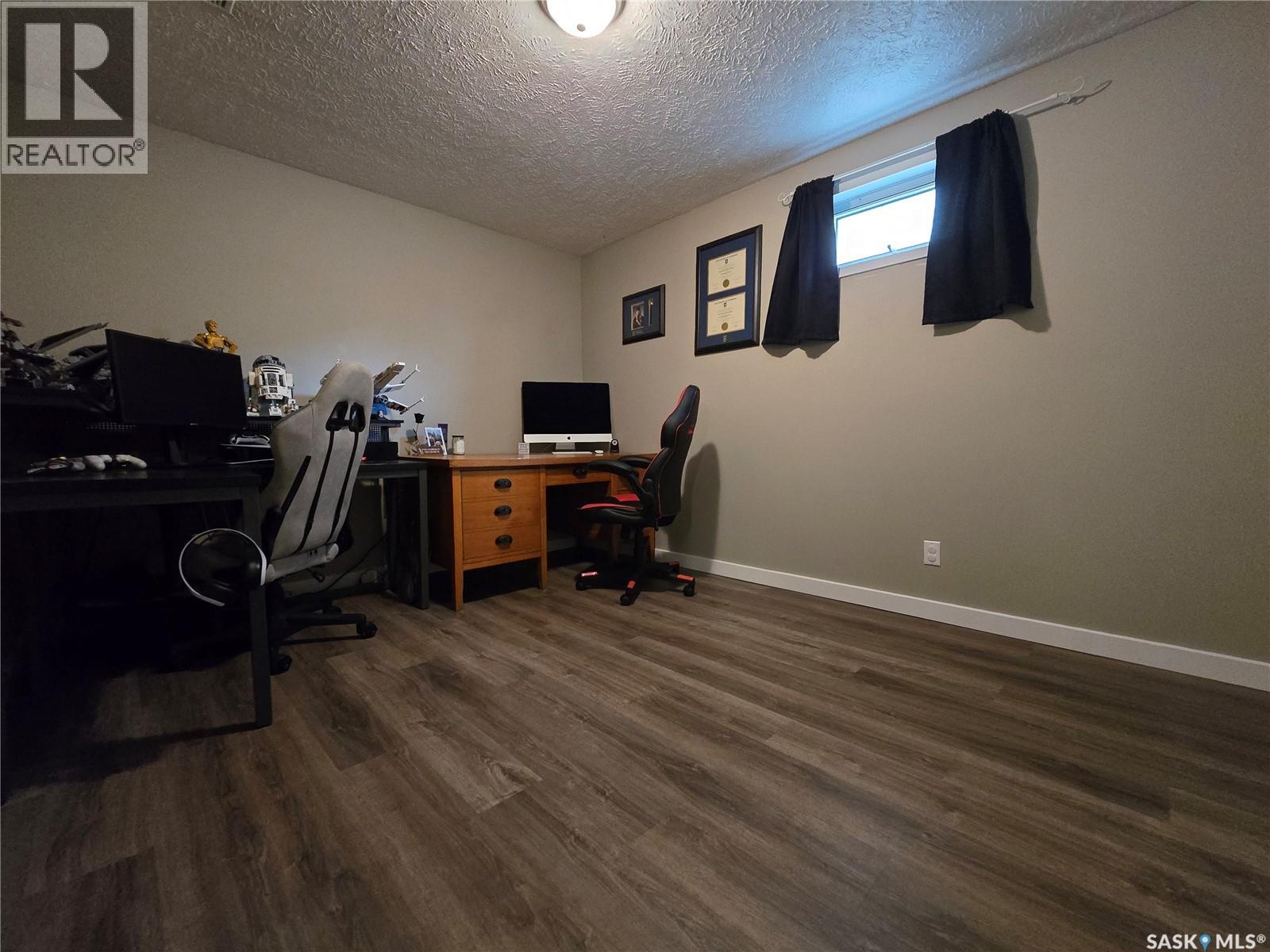 119 MONTGOMERY CRESCENT - 28