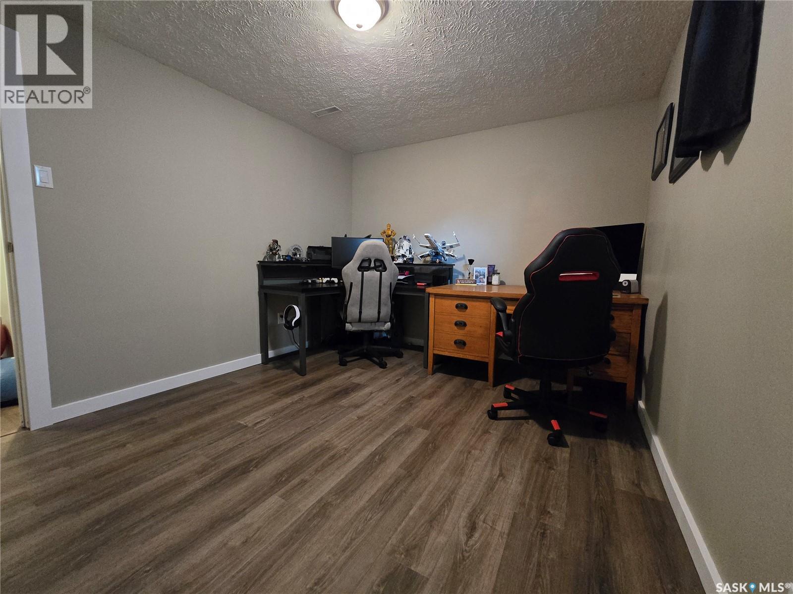 119 MONTGOMERY CRESCENT - 29