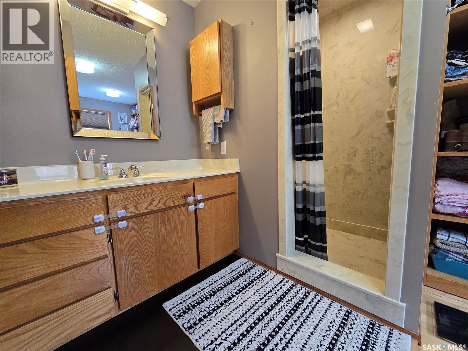 119 MONTGOMERY CRESCENT - 20