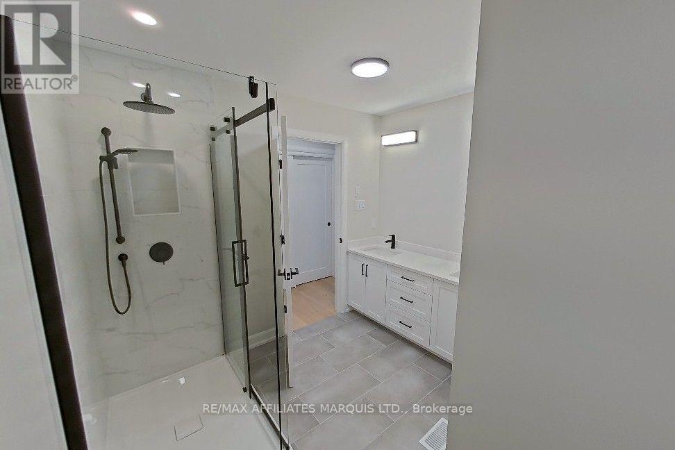 153 MARGUERITE D'YOUVILLE STREET - Image 4
