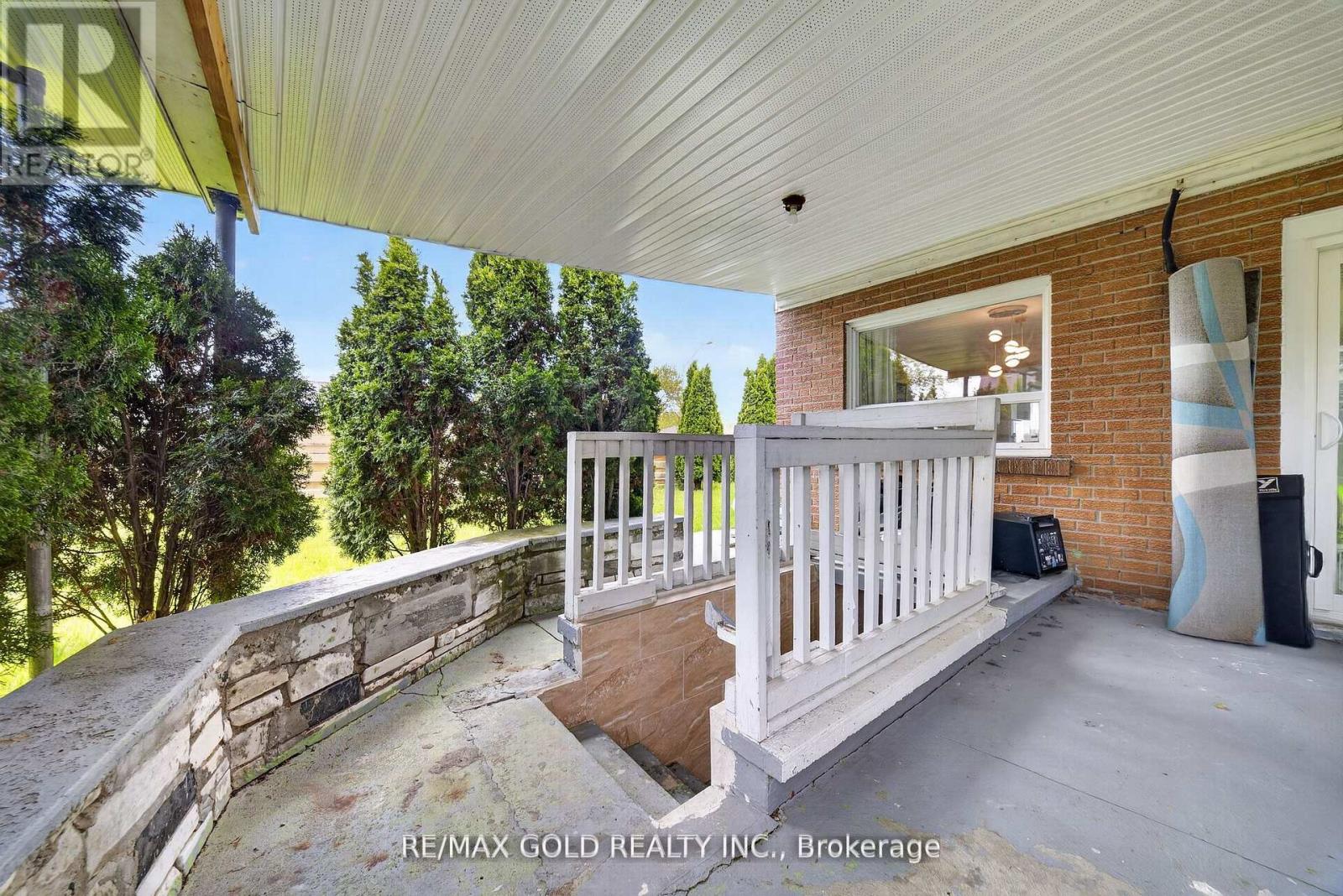 3289 VICTORY CRESCENT - 39