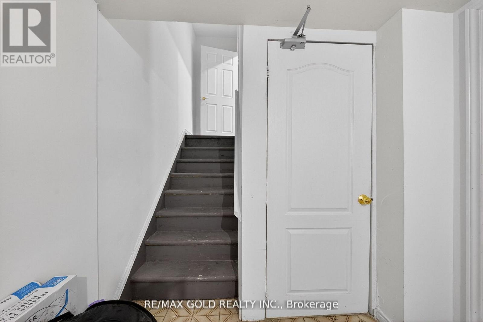 3289 VICTORY CRESCENT - 31