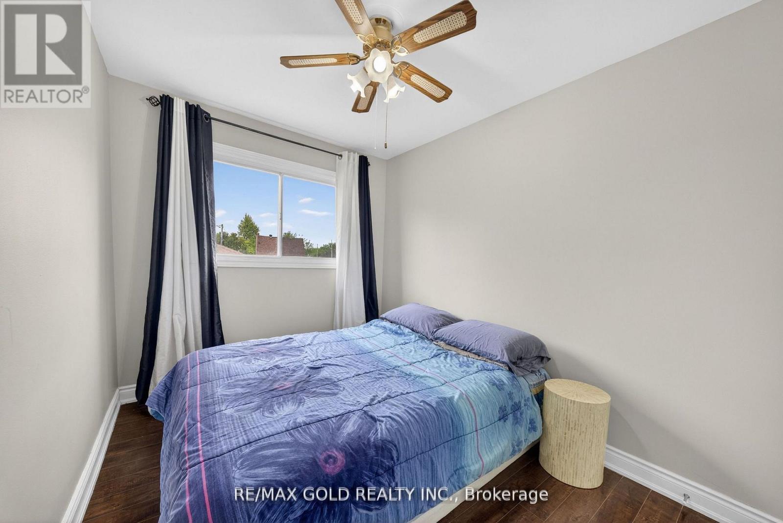 3289 VICTORY CRESCENT - 26