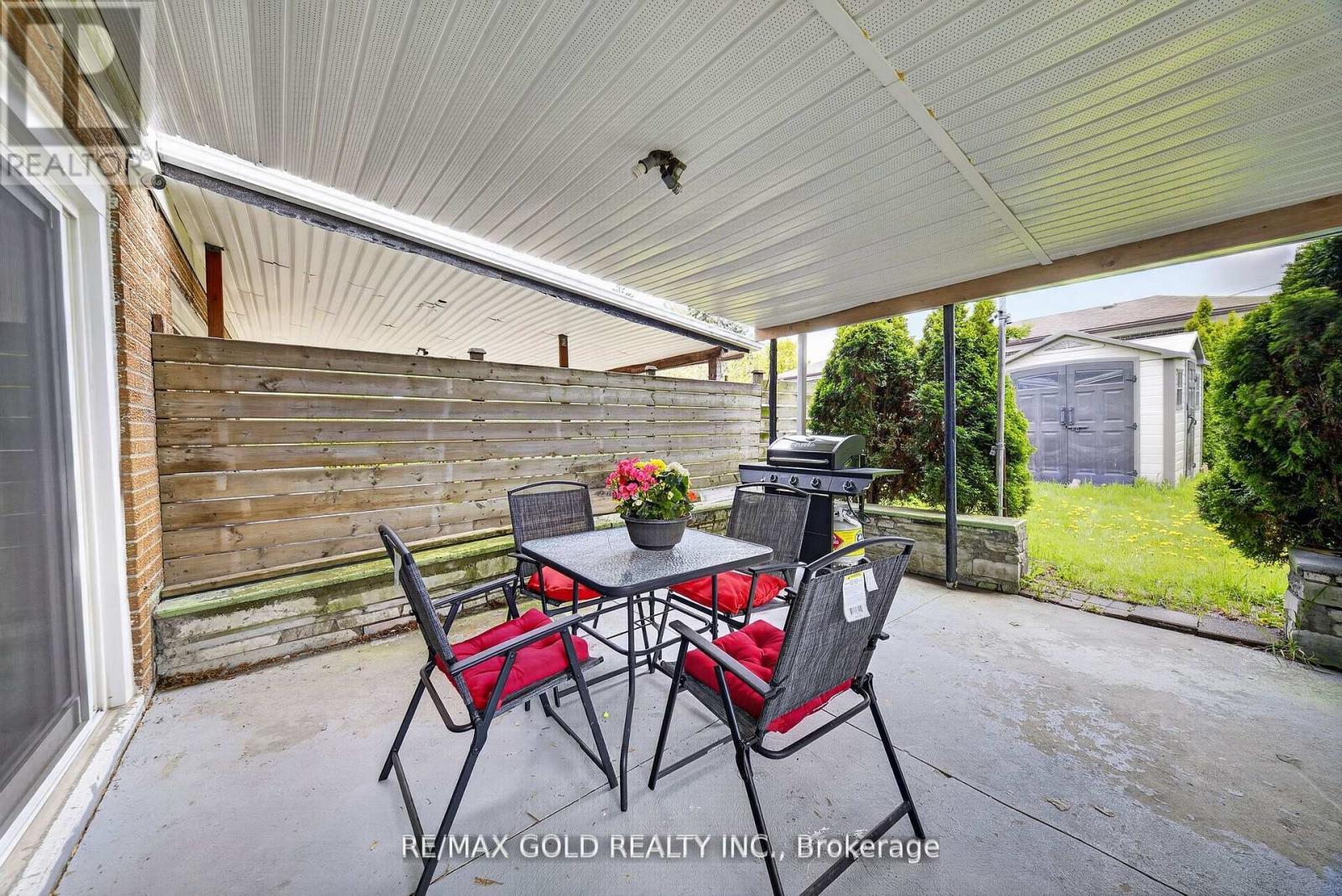 3289 VICTORY CRESCENT - 38
