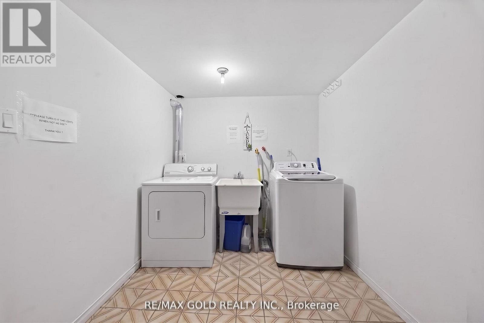 3289 VICTORY CRESCENT - 29