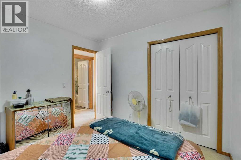 162 Taradale Drive NE - 36