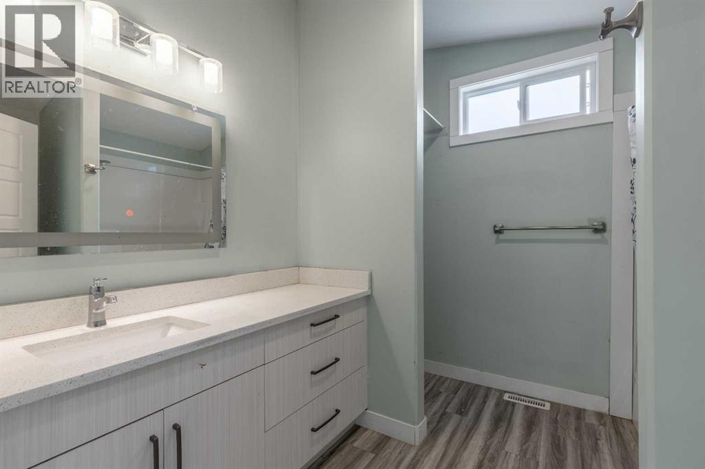 444 20 Street N - 12