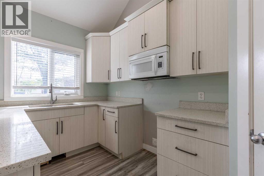 444 20 Street N - 9