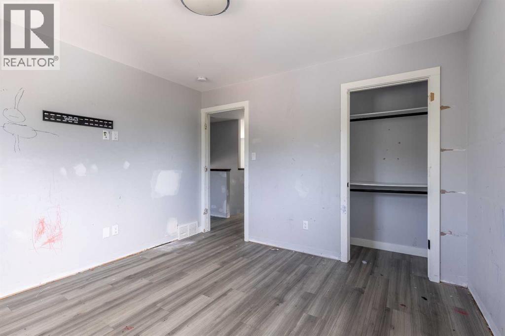 444 20 Street N - 26
