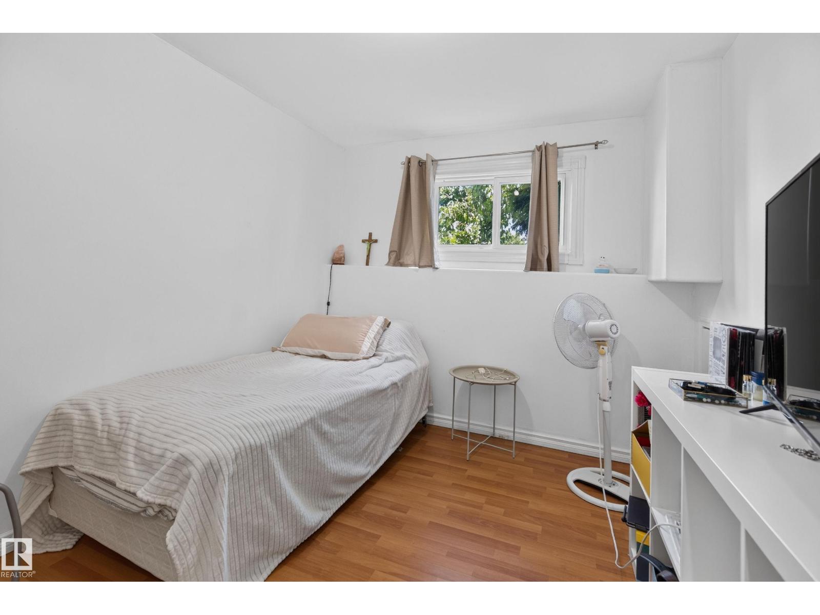 18509 92A AV NW - 23