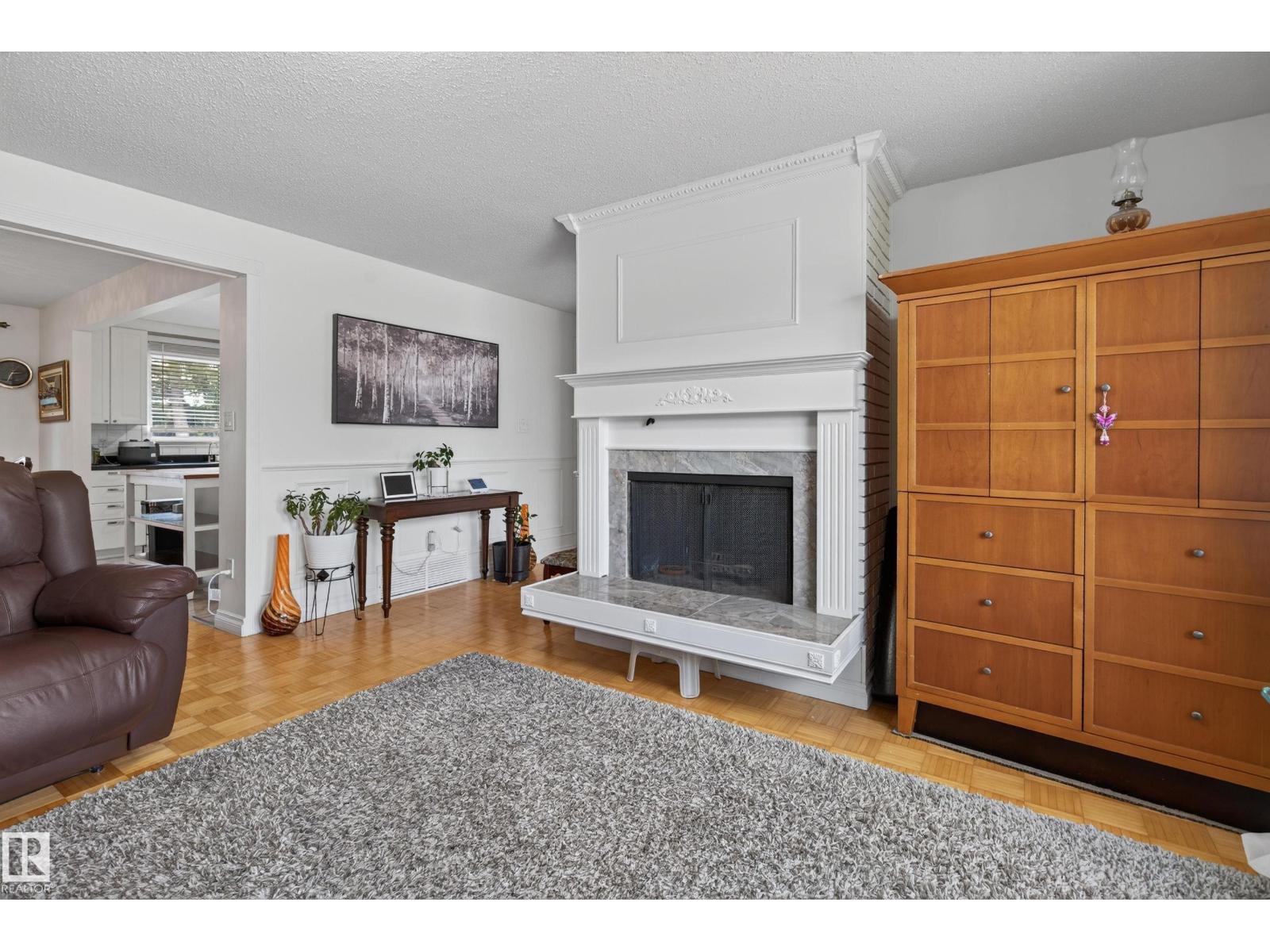 18509 92A AV NW - 4