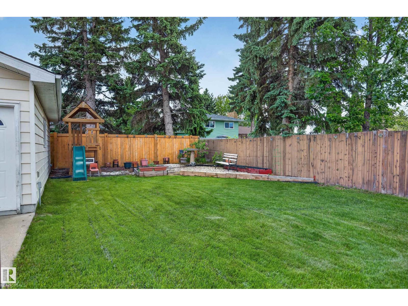 18509 92A AV NW - 32