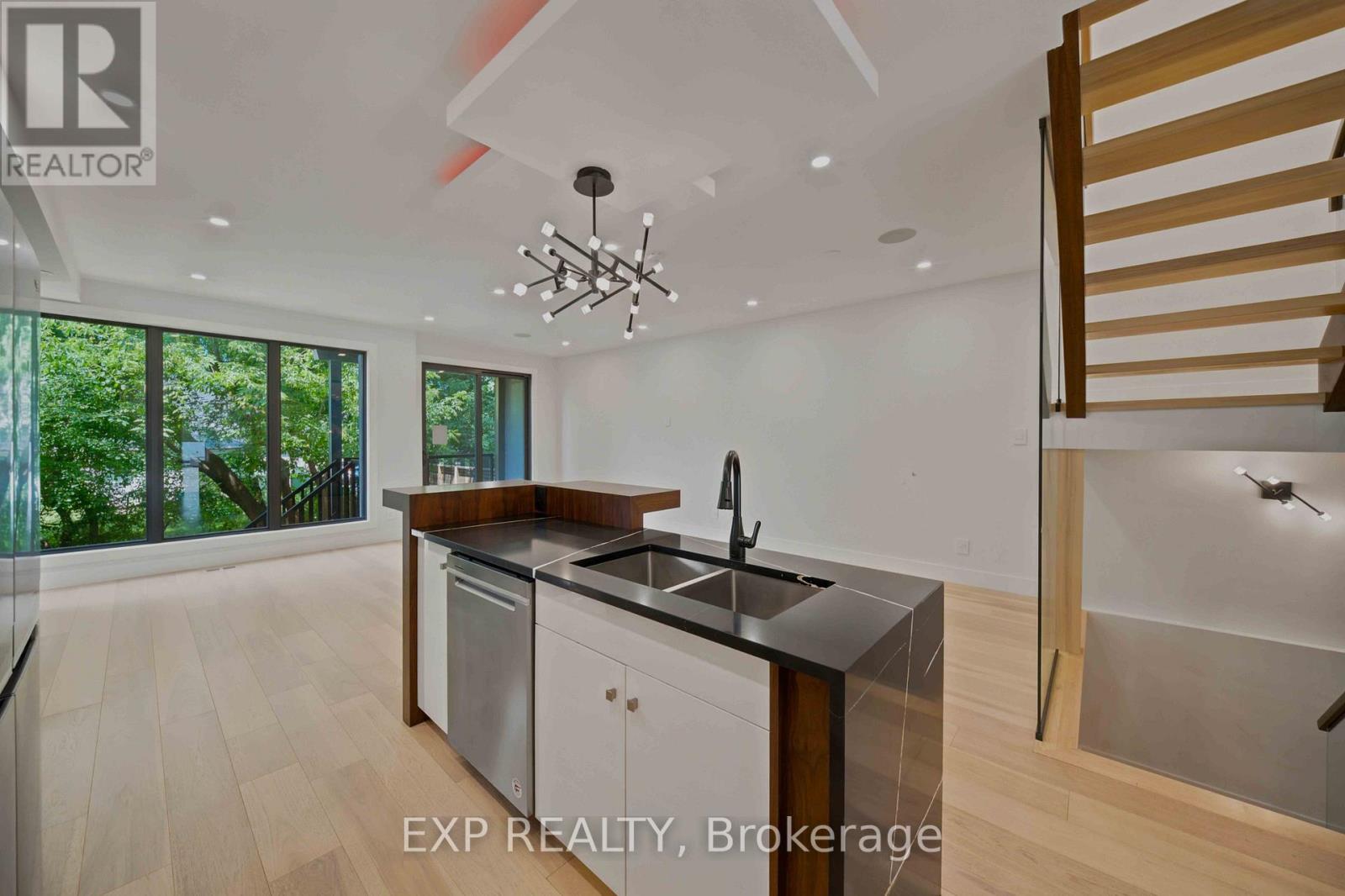 3 Bed, 4 Bath House for Sale in Ottawa – B – 375 MADISON AVENUE, Ottawa – MLS# X13551160 - Image 8