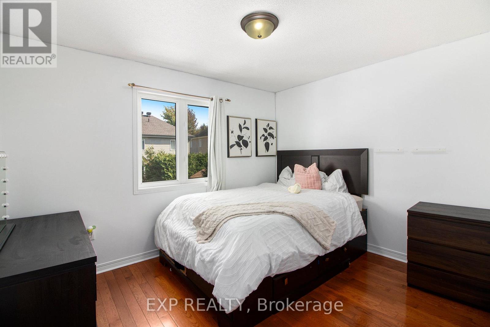 234 SANDRA CRESCENT - 22