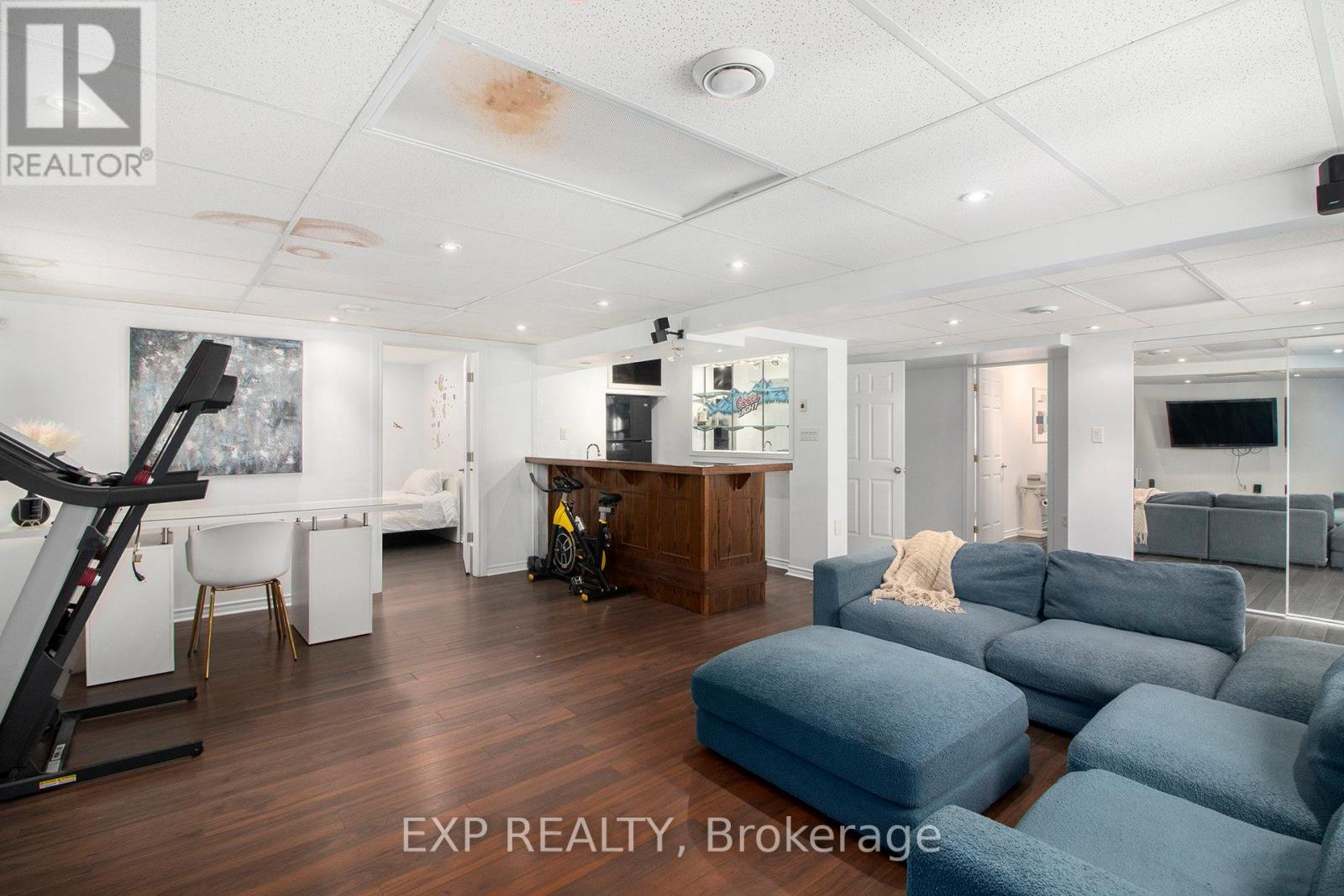 234 SANDRA CRESCENT - 26