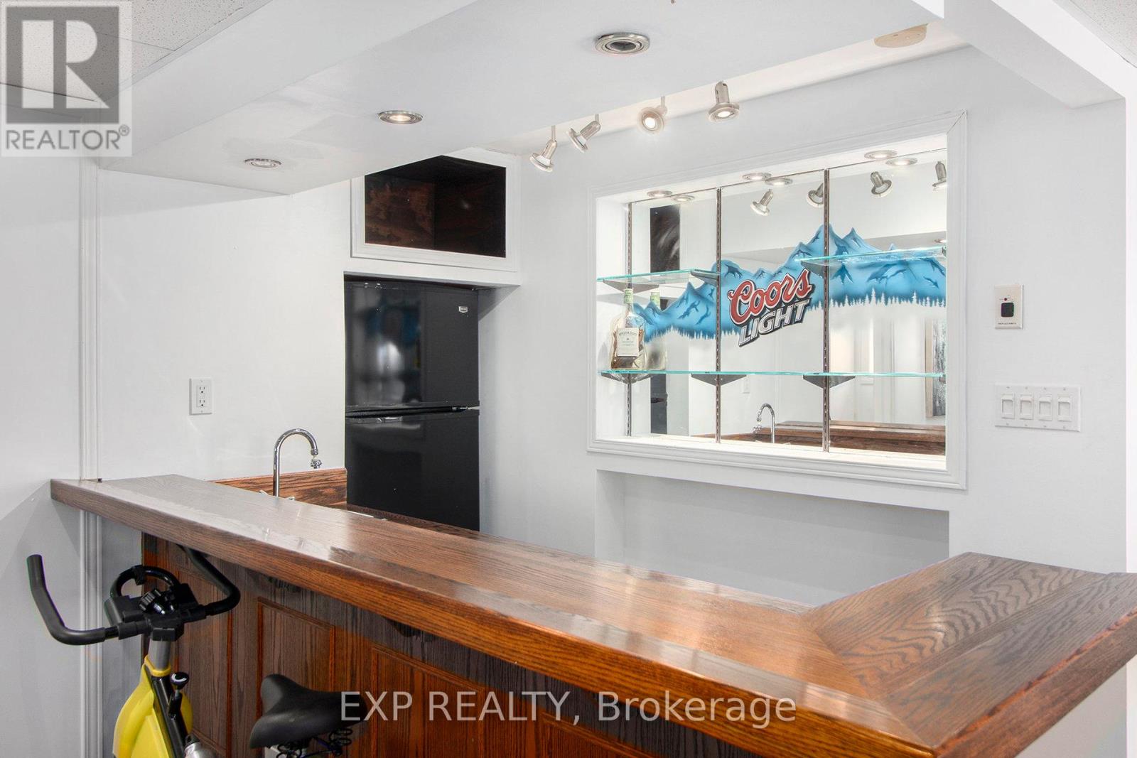 234 SANDRA CRESCENT - 29