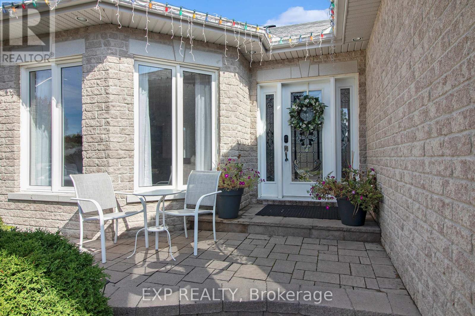 234 SANDRA CRESCENT - 3