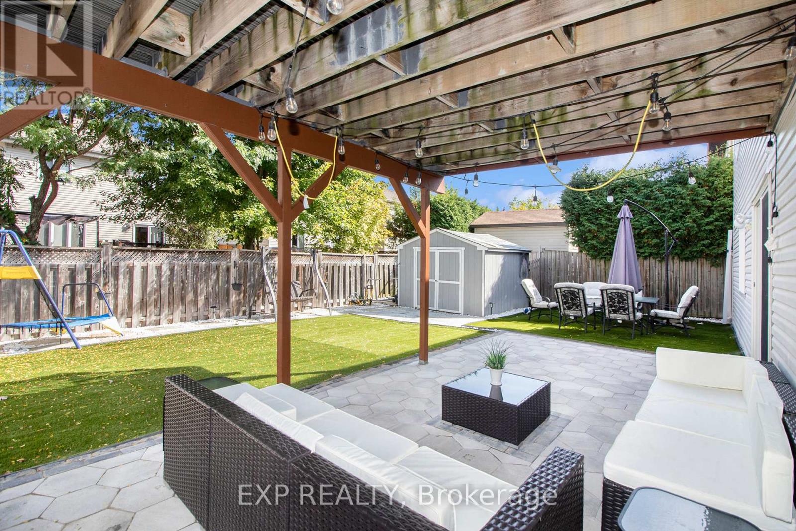 234 SANDRA CRESCENT - 33