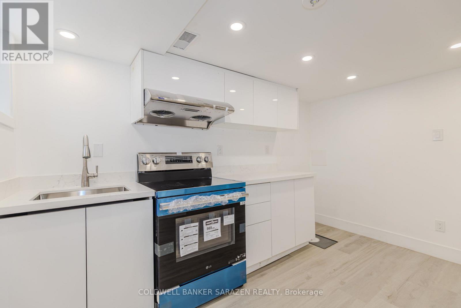 31 HARVARD AVENUE, Ottawa. Luxury613. By Peter Sagos - Image 34