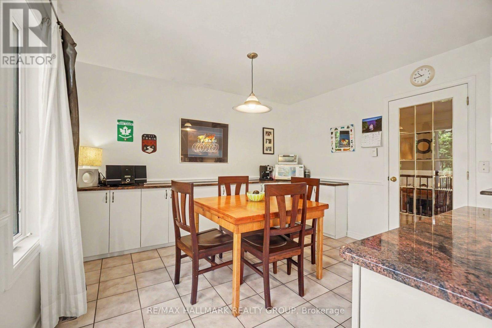 48 DUNBARTON COURT, Ottawa. Luxury613. By Peter Sagos - Image 17