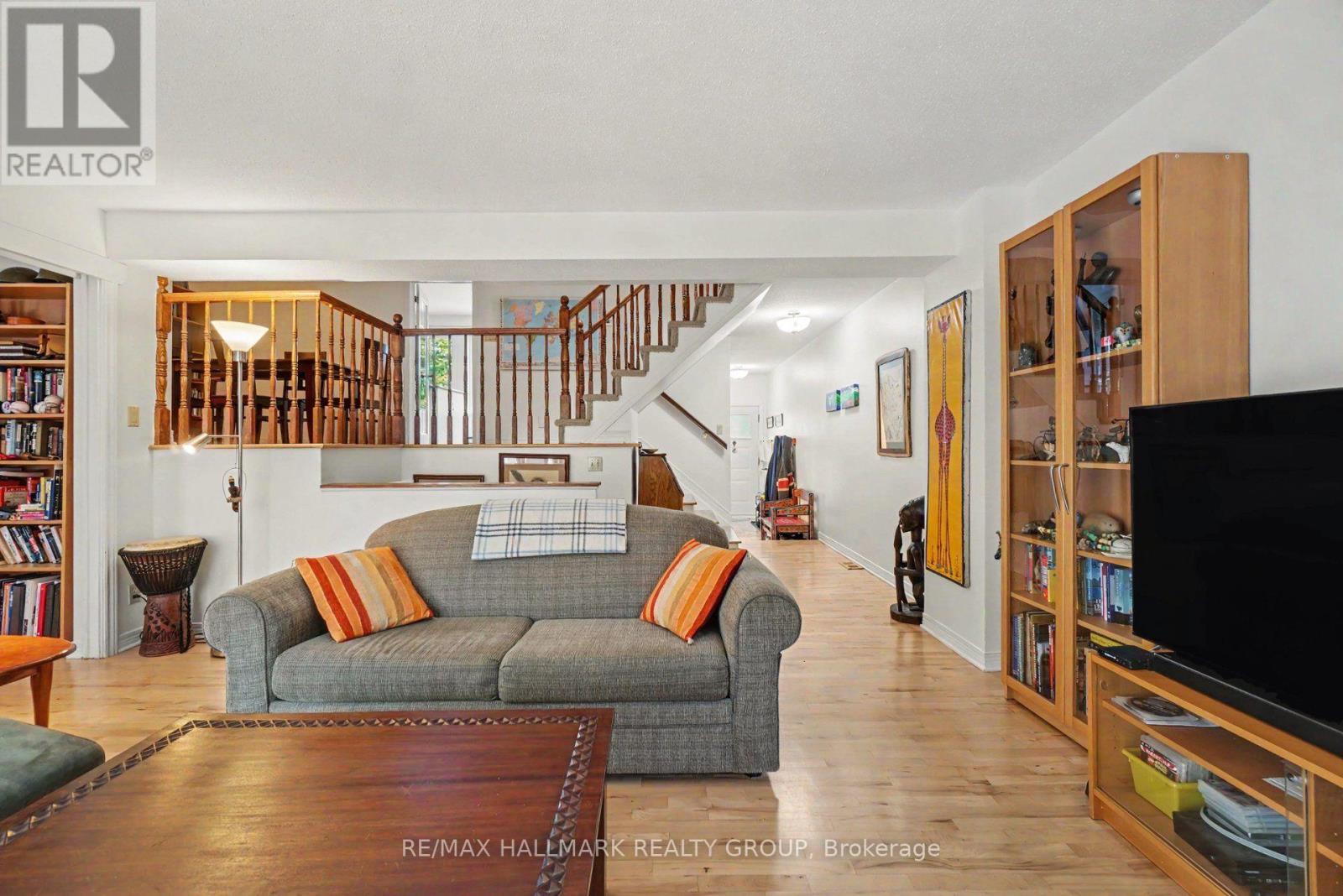 48 DUNBARTON COURT, Ottawa. Luxury613. By Peter Sagos - Image 6