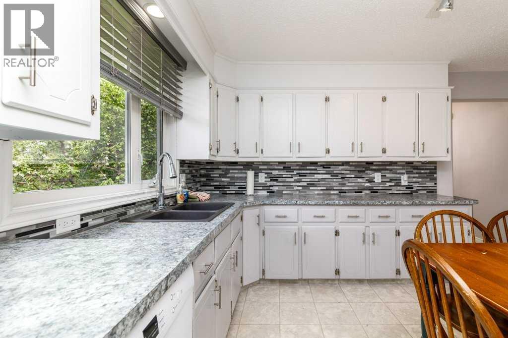 126 Queen Street - 12