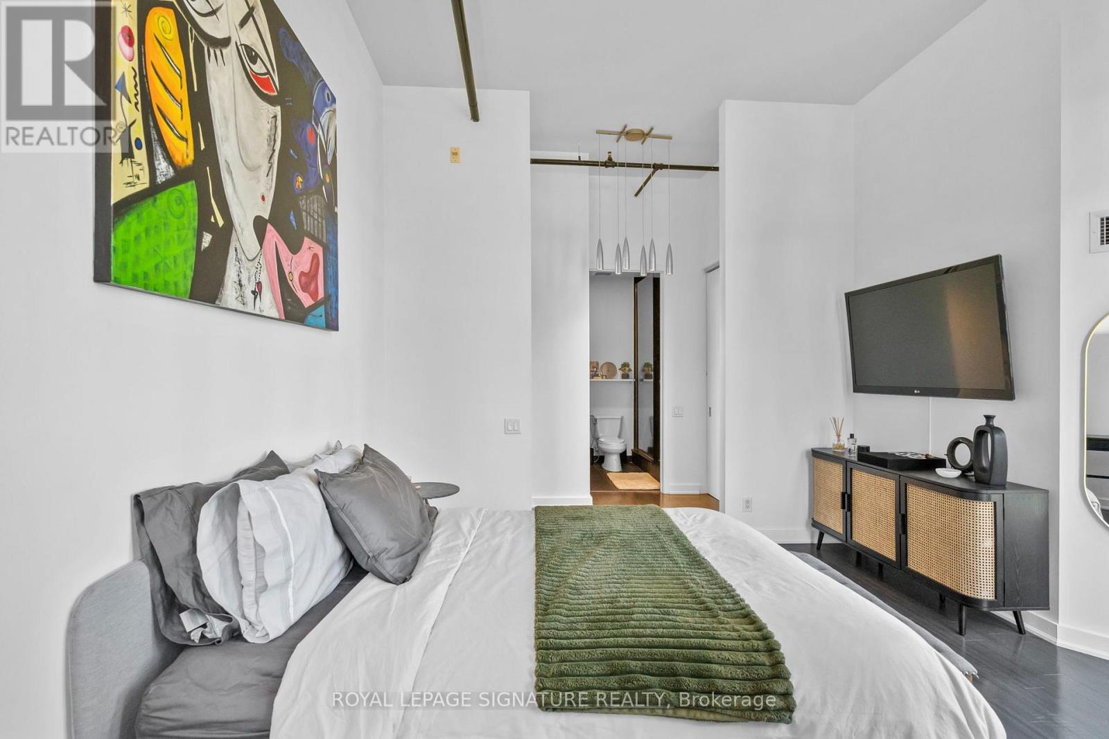 #411 43 HANNA AVENUE - Image 26