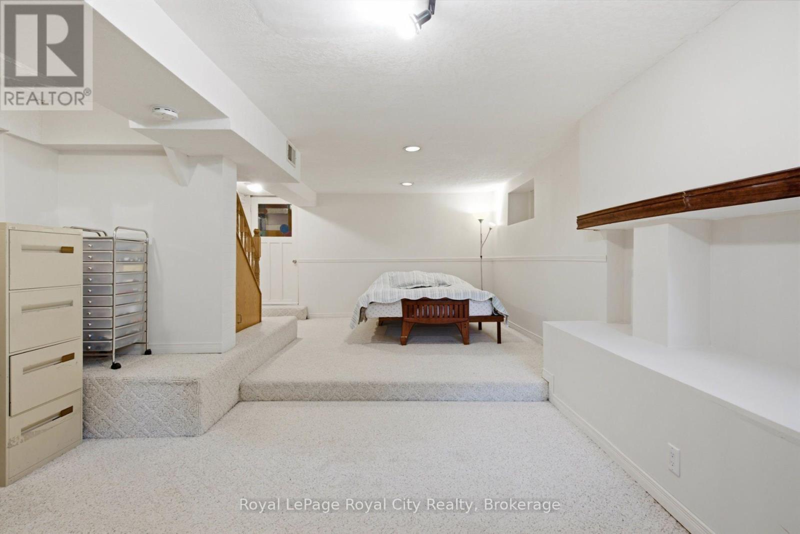 116 EMMA STREET - 32