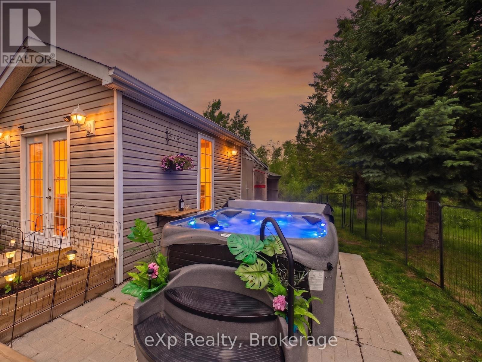 32 MAPLE GROVE VILLAGE ROAD - 12