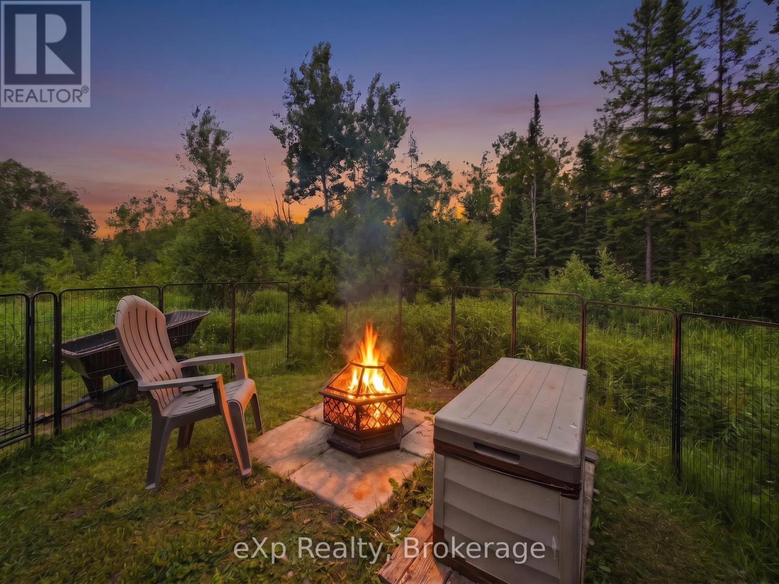 32 MAPLE GROVE VILLAGE ROAD - 13