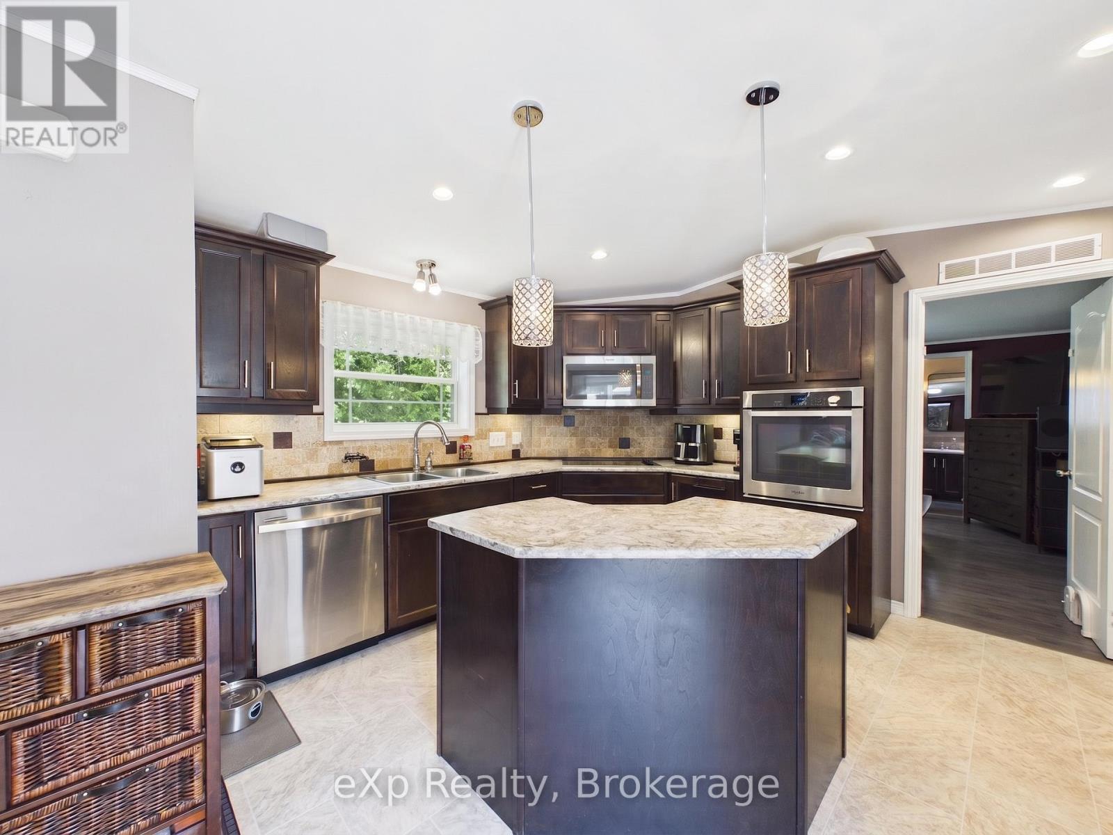 32 MAPLE GROVE VILLAGE ROAD - 3