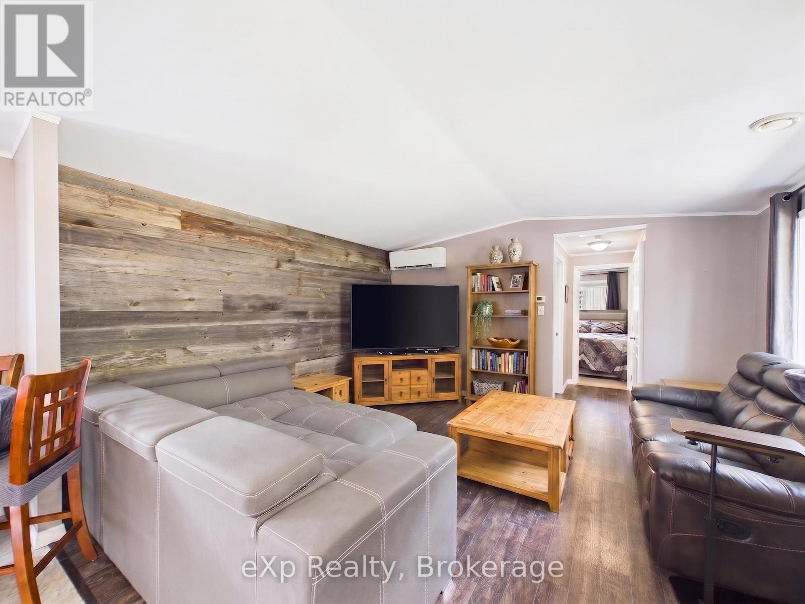 32 MAPLE GROVE VILLAGE ROAD - 6