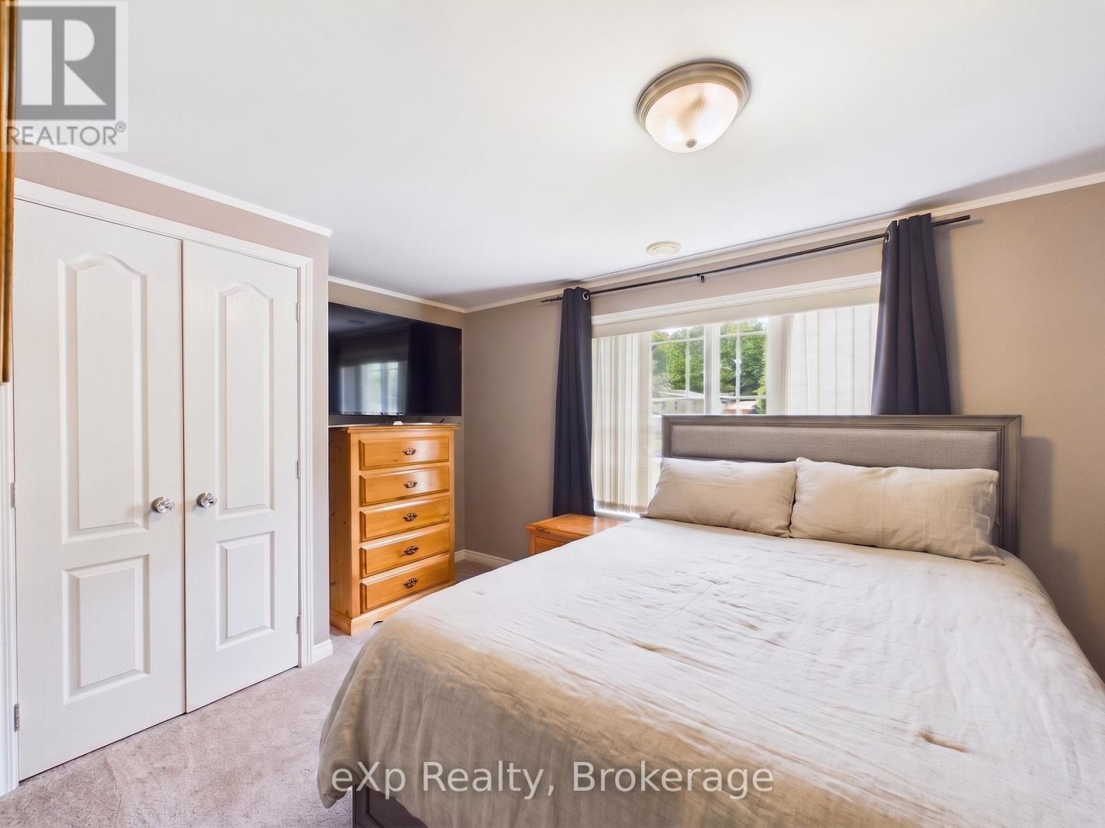 32 MAPLE GROVE VILLAGE ROAD - 9
