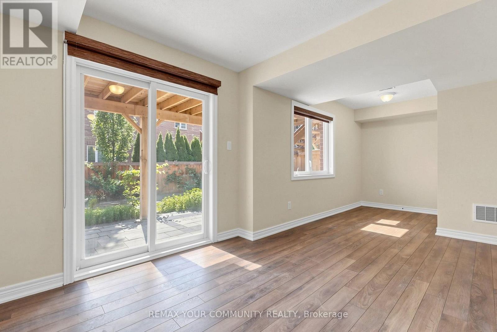 21 PRINCESS CHARLOTTE AVENUE - 42