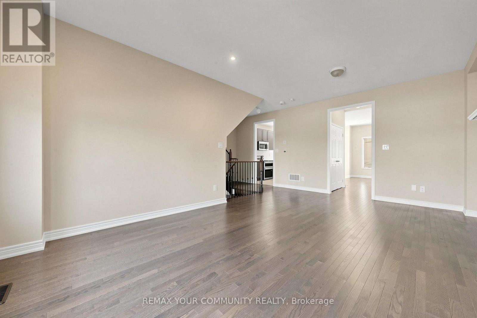 21 PRINCESS CHARLOTTE AVENUE - 9