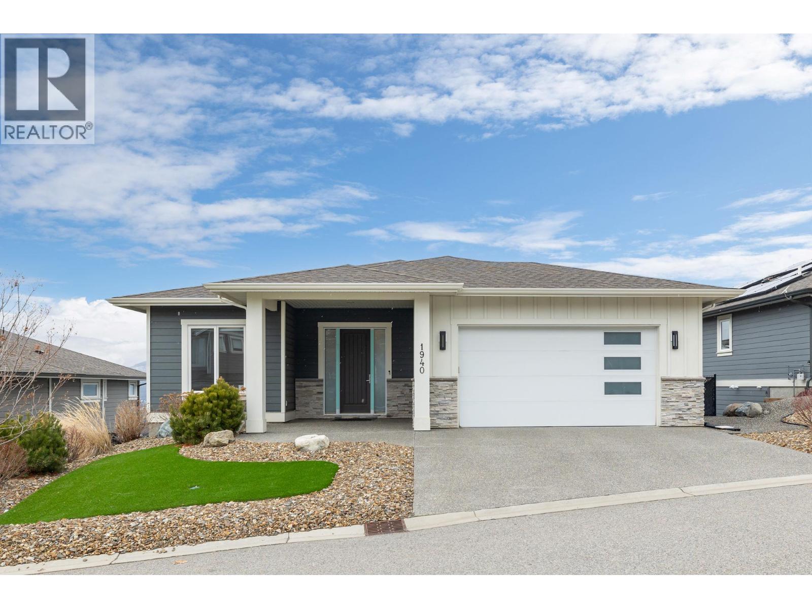 1940 Foxtail Terrace - 1