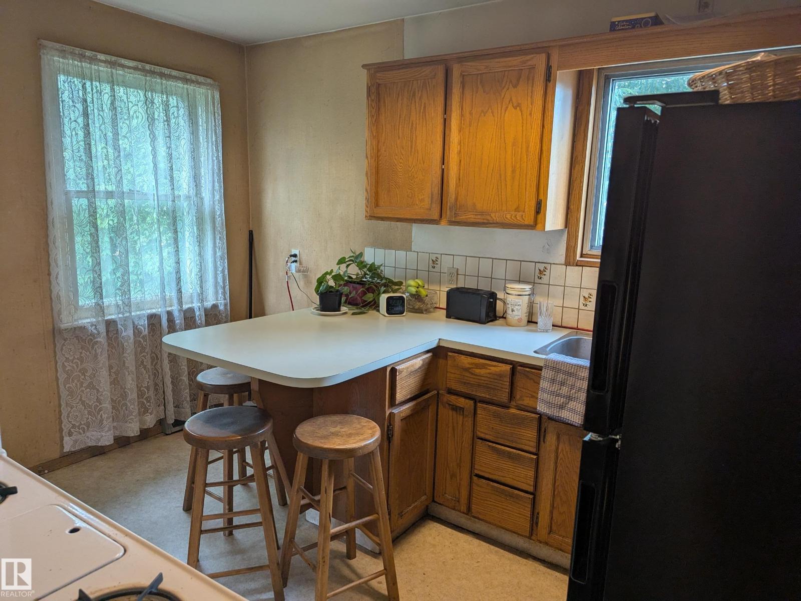 10610 60A AV NW - photo 5