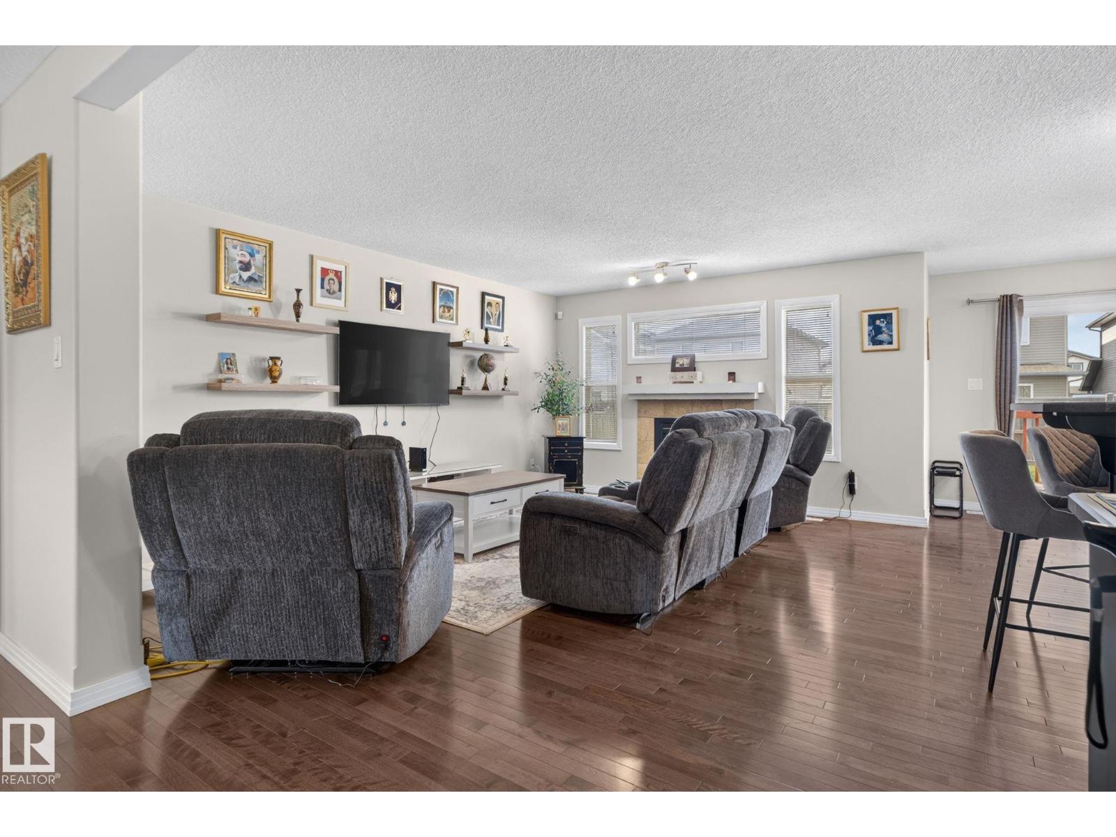 7858 170A AV NW — photo 7