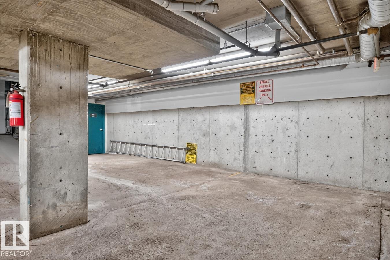 #203 8488 111 ST NW - 34