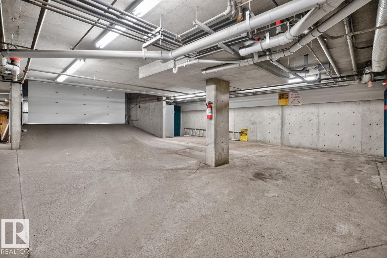 #203 8488 111 ST NW - 33