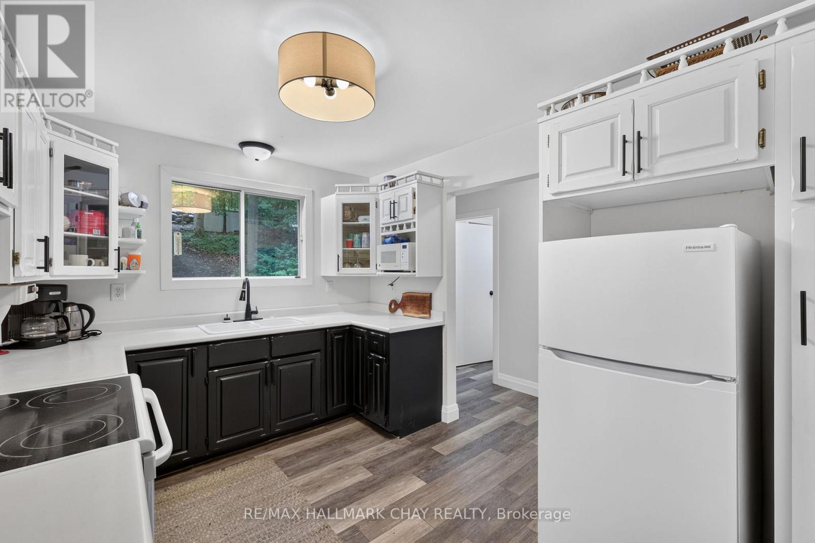 176 FARLAIN LAKE ROAD E - 18