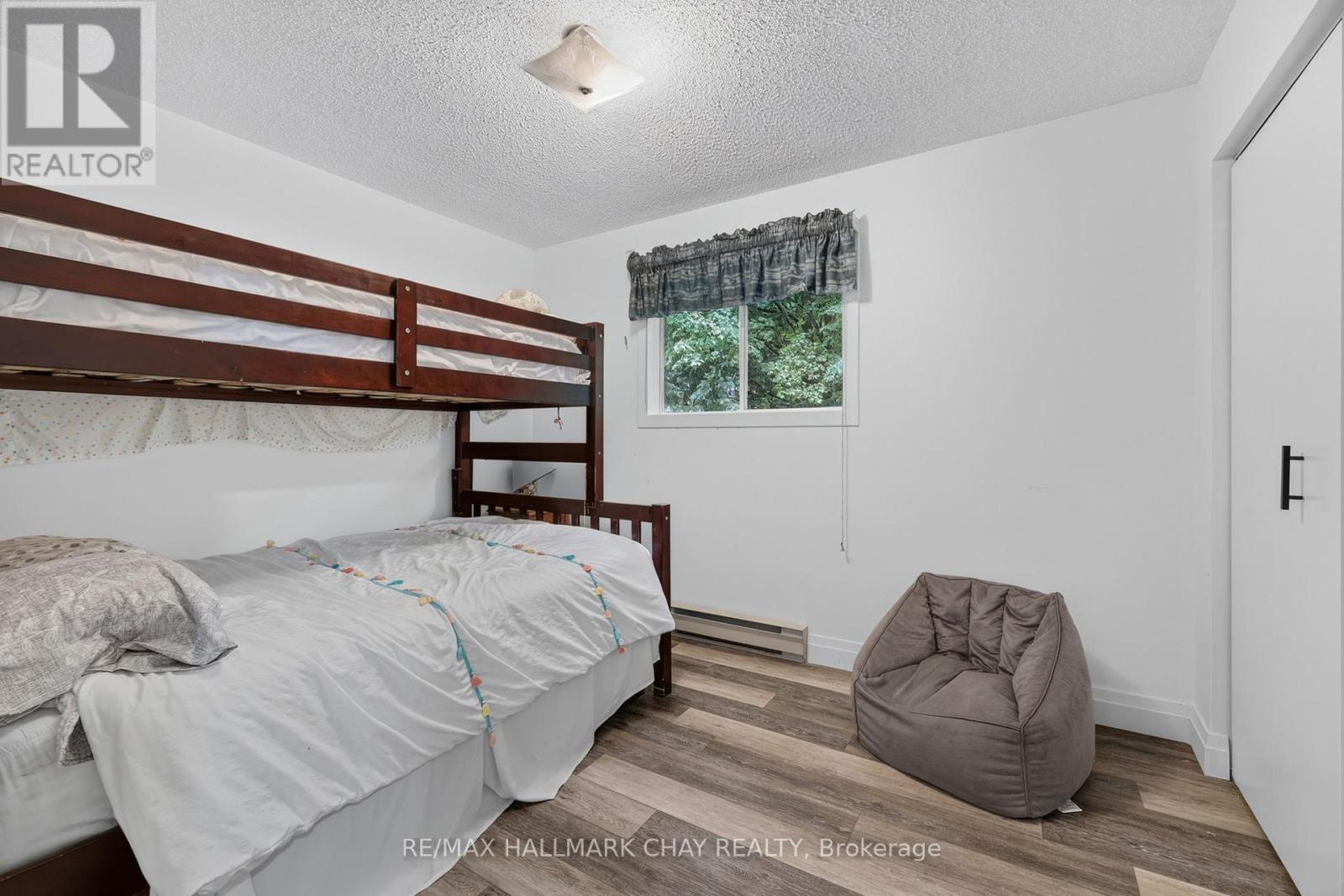 176 FARLAIN LAKE ROAD E - 29