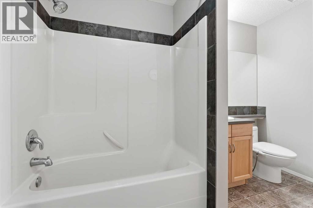 78 Everglen Way SW - 18